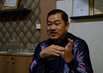 Direktur PT. Pelabuhan Kepulauan Riau, Awaluddin saat Diwawancarai, foto: Mael/detak.media
