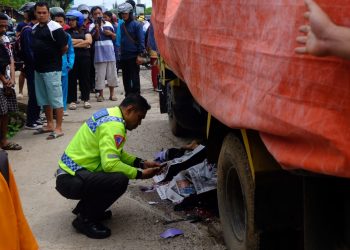 Kondisi Korban yang Usai Terlindas Lori di Jalan WR Supratman Tanjungpinang, foto: Mael/detak.media