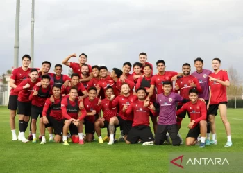 Penggawa timnas Indonesia berpose saat mengikuti pemusatan latihan (TC) di Antalya, Turki, untuk persiapan Piala Asia 2023 (ANTARA/Ho/PSSI)