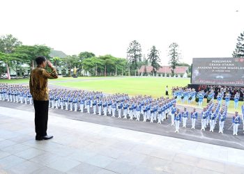 Presiden Jokowi saat meresmikan Graha Utama Akmil di Kabupaten Magelang, Jawa Tengah, Senin (29/01/2024). (Foto: BPMI Setpres/Kris)