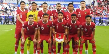 Timnas Indonesia berfoto bersama saat akan melawan Timnas Jepang pada pertandingan penyisihan grup D Piala Asia 2023 di Stadion Al Thumama, Doha, Qatar, Rabu (24/1/2024). ANTARA FOTO/Yusran Uccang/nz
