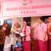 Ketua Bhayangkari Kepri saat Memberikan Sembako dan Tali Asih Kepada Anak Berkebutuhan Khsus di Tanjungpinang, foto: Mael/detak.media