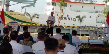 Presiden Joko Widodo saat memberikan pidato pembukaan saat peresmian Pelabuhan Wani dan Pelabuhan Pantoloan di Teluk Palu, Kabupaten Donggala, Sulawesi Tengah, Rabu (27 Maret 2024). (ANTARA/Nur Amalia Amir)