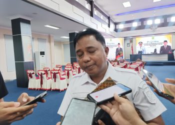 Kepala Dinas PUPR Tanjungpinang, Rusli saat Diwawancarai, foto: Mael/detak.media