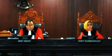 Tangkapan layar - Ketua sidang panel tiga Hakim Konstitusi Arief Hidayat memimpin sidang perkara PHPU Pileg 2024 yang dipantau secara daring di Jakarta, Senin (29/4/2024). ANTARA/Nadia Putri Rahmani/aa.