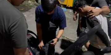 Tersangka YA dan ZS usai Diringkus Satresnarkoba Polresta Tanjungpinang, foto: Mael/detak.media