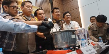 Kapolresta Tanjungpinang saat Memusnahkan 649 gram sabu dan 674 butir ekstasi, foto: Mael/detak.media