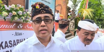 Wali Kota Denpasar I Gusti Ngurah Jaya Negara di Denpasar, Minggu (12/5/2024). ANTARA/Ni Luh Rhismawati.