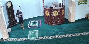 Rekaman CCTV Remaja Nekat Mencuri Uang Kotak Infak di Masjid AT-Taqwa, foto: dolk/detak.media