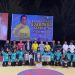 Gubernur Kepri Ansar Ahmad, saat foto bersama seusai menyerahkan hadiah kepada tim yang menang Turnamen Bola Voli Piala Gubernur Kepri Putri U-23 Zona Natuna, foto: ist/detak.media