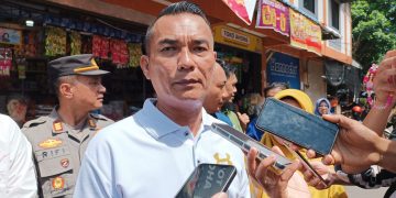 Penjabat (Pj) Walikota Tanjungpinang, Andri Rizal saat Diwawancarai, foto: Mael/detak.media