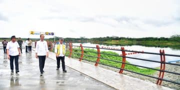 Presiden RI Joko Widodo (Jokowi) meresmikan Bendungan Sepaku Semoi, di Kabupaten Penajam Paser Utara, Provinsi Kalimantan Timur, Selasa (04/06/2024). (Foto: BPMI Setpres/Rusman)