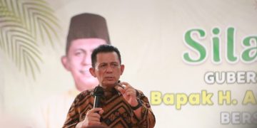 Gubernur Kepulauan Riau Ansar Ahmad saat memaparkan program pembangunan, foto: ist/detak.media