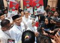 Rini Syarifah dan Abdul Ghoni saat konferensi pers usai pengundian nomor urut oleh KPU Kabupaten Blitar, Senin (23/9/2024).
