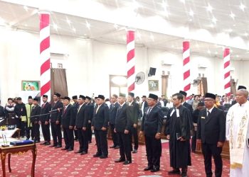 Foto pengambilan sumpah jabatan anggota DPRD Natuna terpilih, periode 2024-2029, berlangsung di Gedung Sri Srindit, Senin 02 September 2024 (foto : ist)