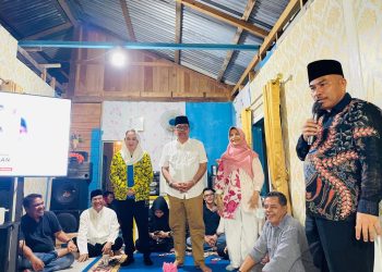 Penasehat Paslon Cermin, Mustamin Bakri, yang juga menjabat Anggota DPRD Provinsi Kepri Dapil Natuna, turut mendampingi Kampanye Cermin di Kampung Halaman, Kecamatan Bunguran Barat, Sedanau (foto :ist)