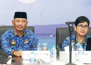 Sekda Prov Kepri, Adi Prihantara bersama Badan Pusat Statistik (BPS) Provinsi Kepulauan Riau menggelar Rilis Berita Resmi Statistik di Kantor BPS Provinsi Kepulauan Riau, Tanjungpinang,foto: ist/detak.media